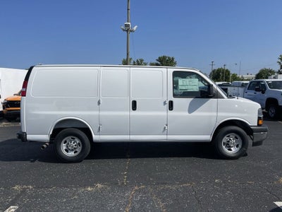 2025 Chevrolet Express Cargo WT