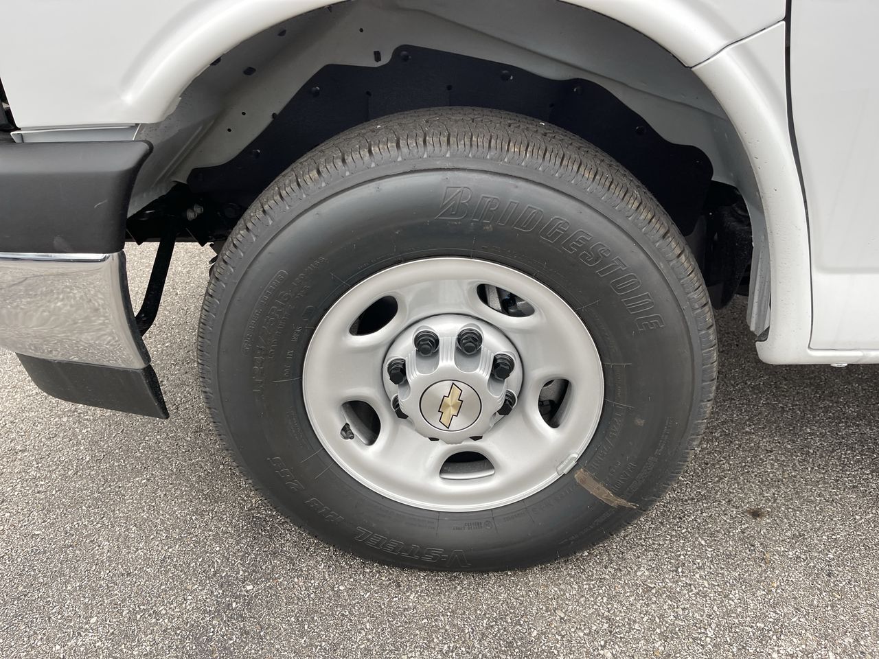 2025 Chevrolet Express Cargo WT