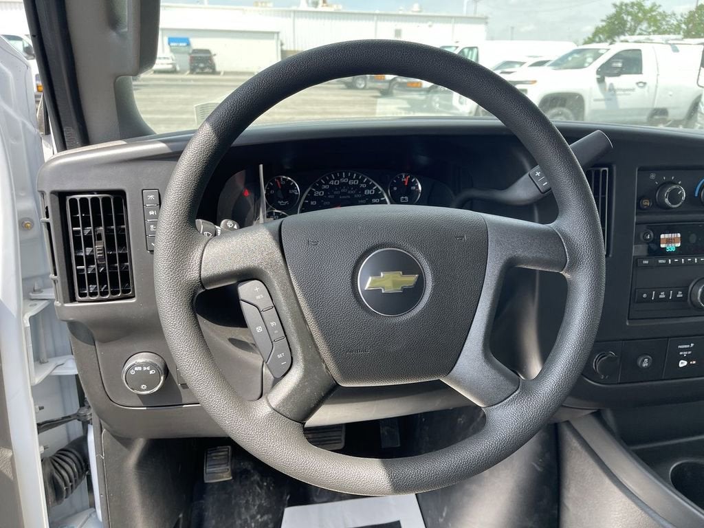 2025 Chevrolet Express Cargo WT