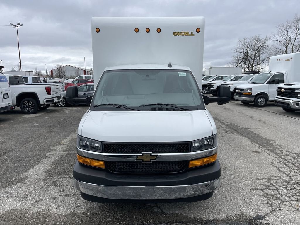 2025 Chevrolet Express Cutaway 3500 1WT