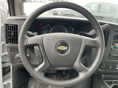 2025 Chevrolet Express Cutaway 3500 1WT