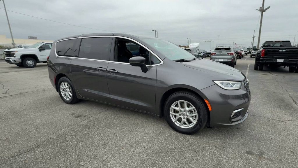 2023 Chrysler Pacifica Touring