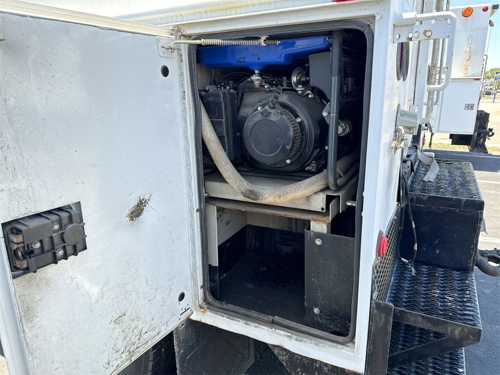 2014 INTERNATIONAL 4100 NA