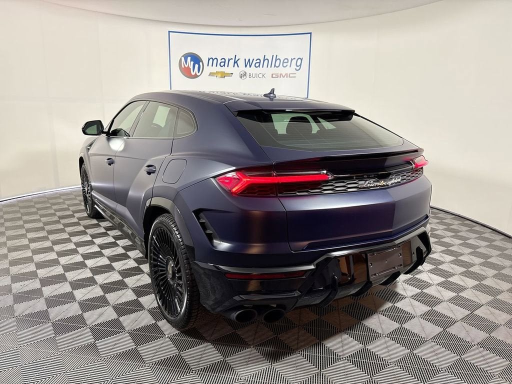 2025 Lamborghini Urus SE