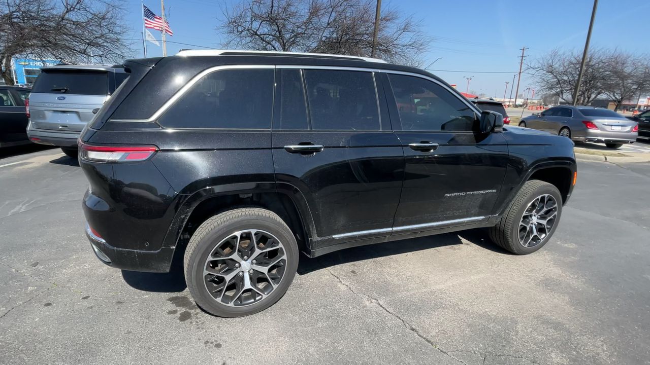 2022 Jeep Grand Cherokee Summit