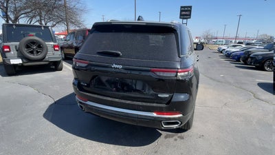 2022 Jeep Grand Cherokee Summit