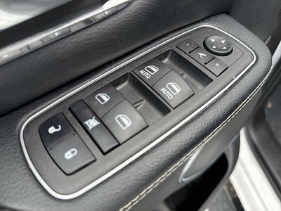 2023 RAM 1500 Laramie Crew Cab 4x4 5'7" Box