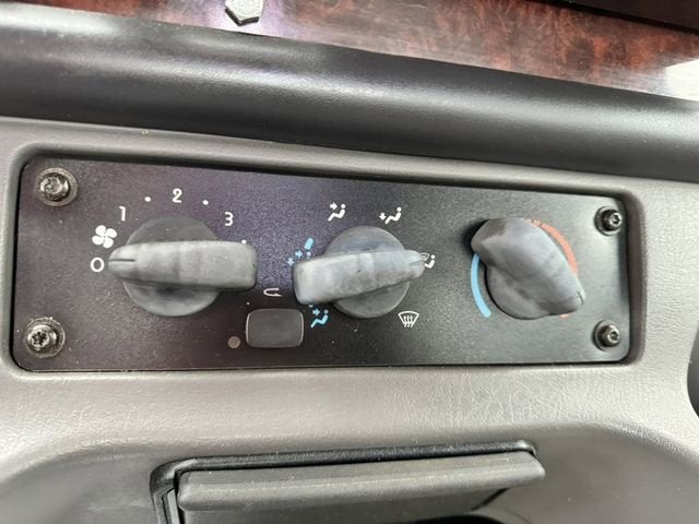 2007 FRT M2106S NA