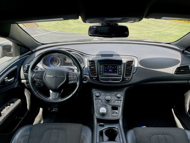 2016 Chrysler 200 S