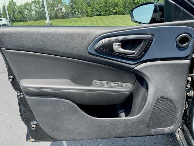 2016 Chrysler 200 S