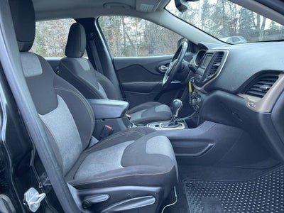 2016 Jeep Cherokee Sport