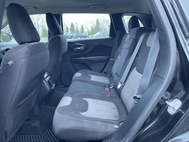 2016 Jeep Cherokee Sport