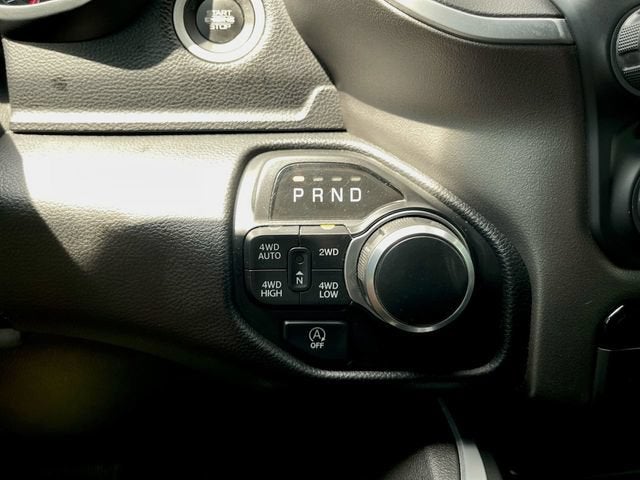 2020 RAM 1500 Big Horn Crew Cab 4x4 5'7" Box