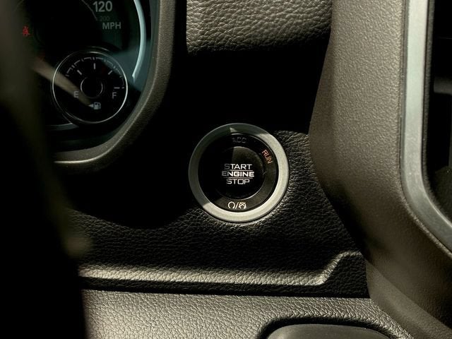 2020 RAM 1500 Big Horn Crew Cab 4x4 5'7" Box