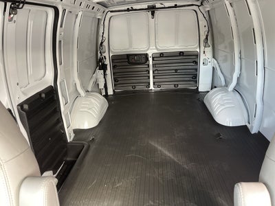2025 Chevrolet Express Cargo WT