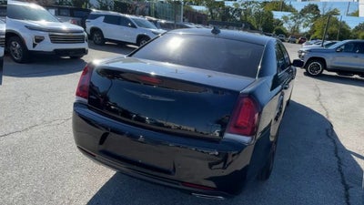 2022 Chrysler 300 Touring L