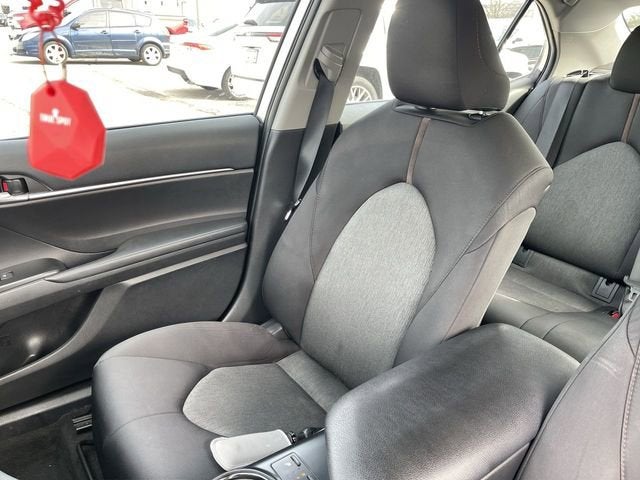 2019 Toyota Camry Hybrid LE